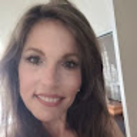 Meet your Posher, Dianne - Picture 1 of 1